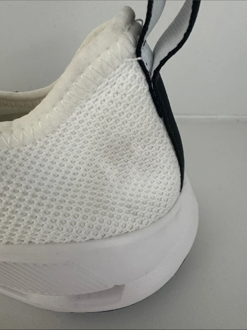 On Cloud Cloudeasy Size 9.5 Running Men's White Knit Sneakers with Black Accents